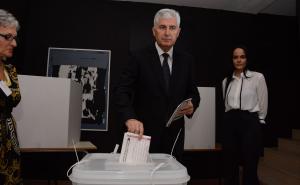 Foto: AA / Aktualni član Predsjedništva Bosne i Hercegovine Dragan Čović glasao je danas u Mostaru